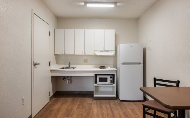 Birch Hill Suites Kansas City – Independence