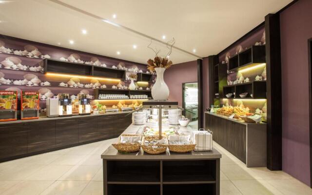 Ayun by Centro Deluxe