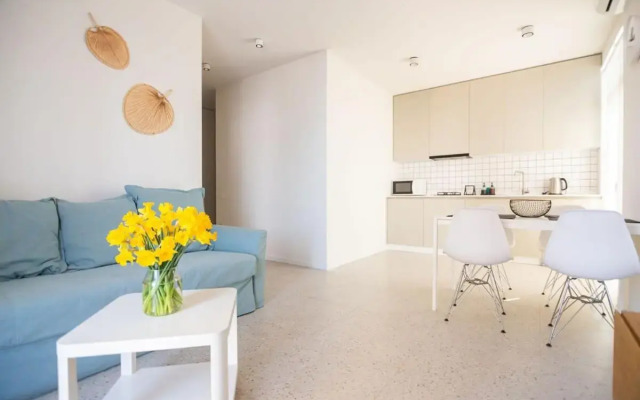 Cozy 1BR Apt Old Batumi