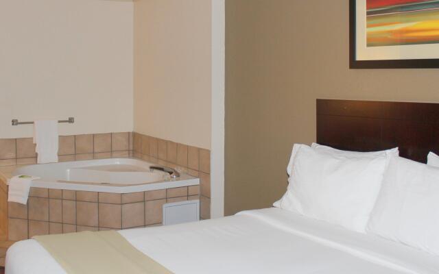 Holiday Inn Express & Suites Plainview, an IHG Hotel