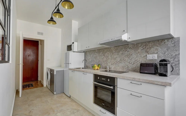 Elegant 1BR Near Eiffel & Champ de Mars