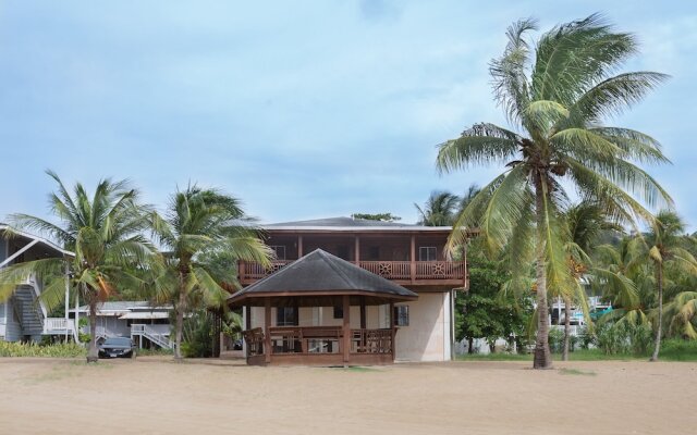 Roatan Ocean View- 2nd Floor 2 Bedroom Apts by RedAwning