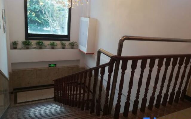 UMYouXuan Gaoxing Hotel (Shanghai Lianhua South Road)