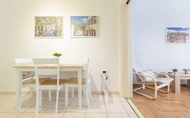 Cozy Flat in hip Koukaki
