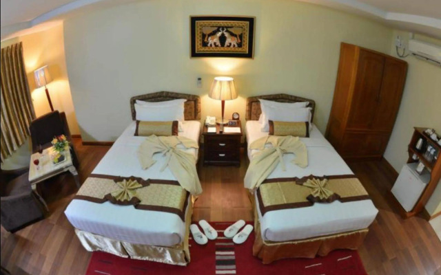Grand Palace Hotel