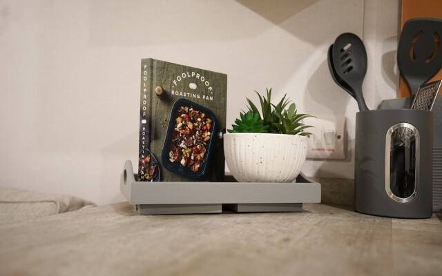 Inviting 3-bed Lodge in Preston hot tub