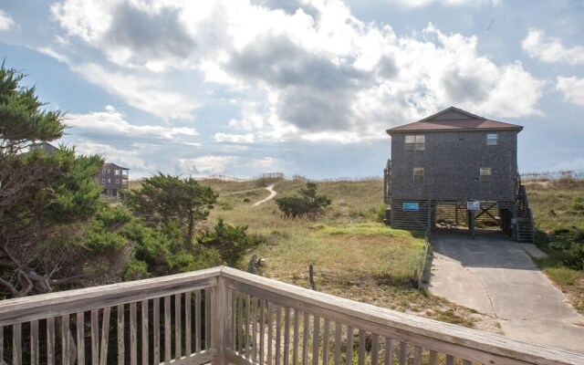 Beachbux 3 Bedroom Cottage by RedAwning