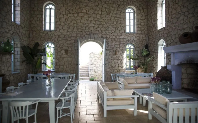 Manastir Alacati Hotel