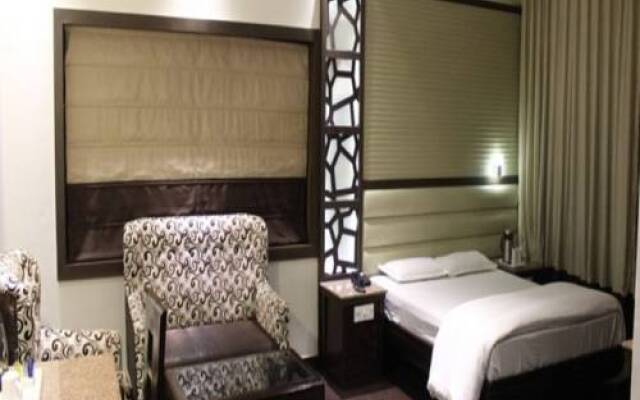 Hotel Raj Continental