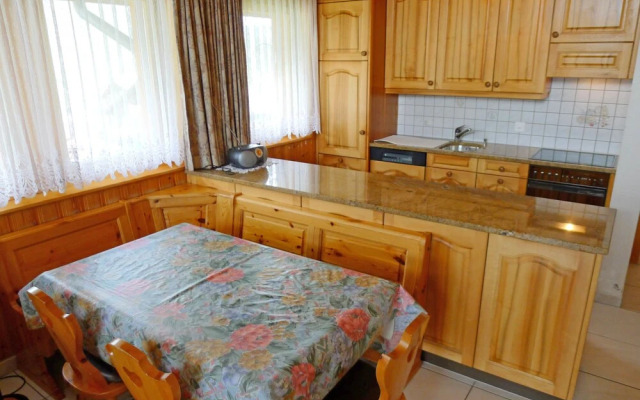 Apartment Appartement 13