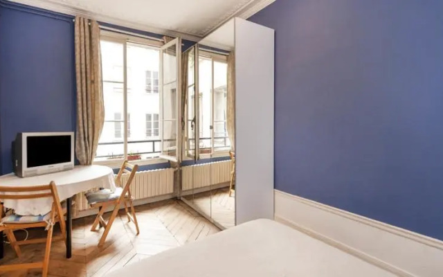 Lovely Pigalle Studio