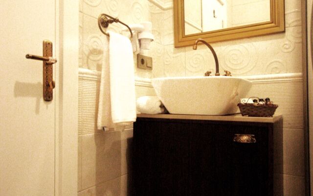 Taksim House Hotel