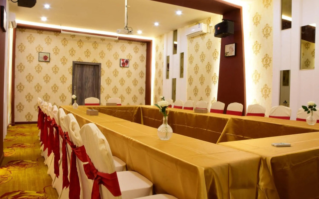 Green Rose Hotel