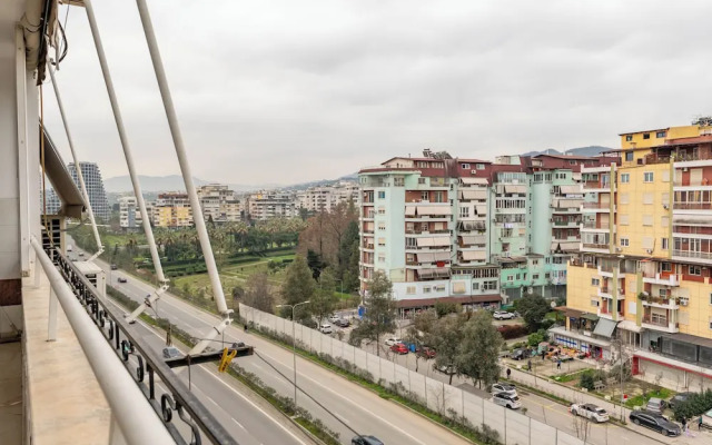 Tirent Apartment Komuna Parisit 2