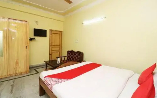 Hotel Ganga Mahal by OYO Rooms