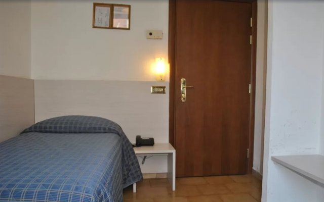 Auto Park Hotel