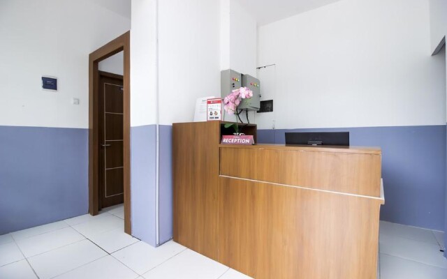 RedDoorz near Mall Of Indonesia