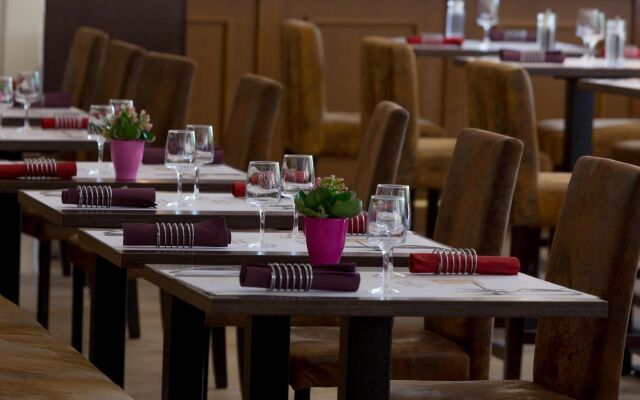 Best Western Blanche De Castille Dourdan