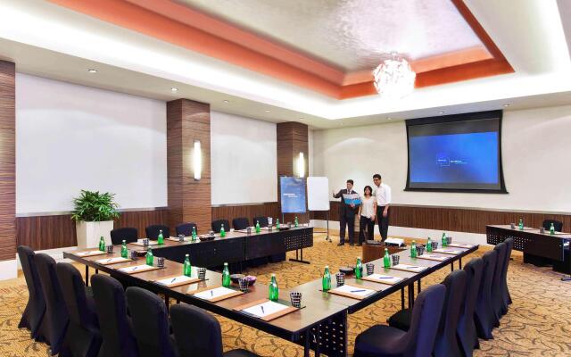 Novotel Mumbai Juhu Beach Hotel