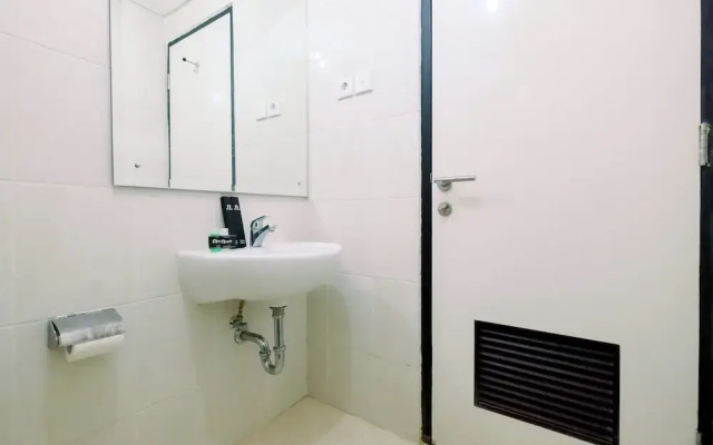 Cozy and Modern Studio at Nifarro Park Apartment