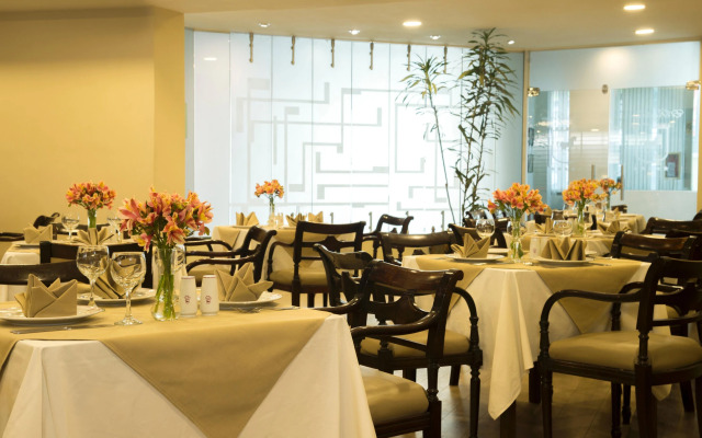 Hotel Rey Palace