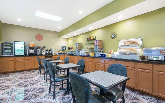 Days Inn By Wyndham Carlsbad, Nm