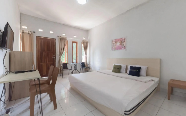 OYO 3040 D'pineapple Villa