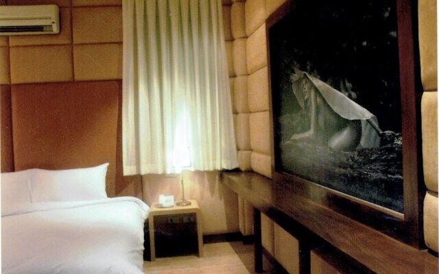Strand Inn Hotel