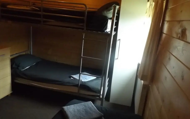 Spacious 3 Bedroom Cabin at Avonvale Holiday Lodge