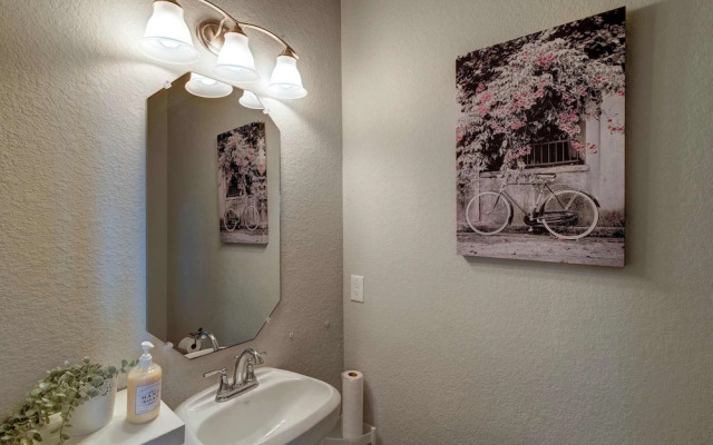 Lakeview Mansion A Chic Estate