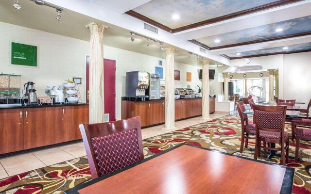 Comfort Suites Bakersfield