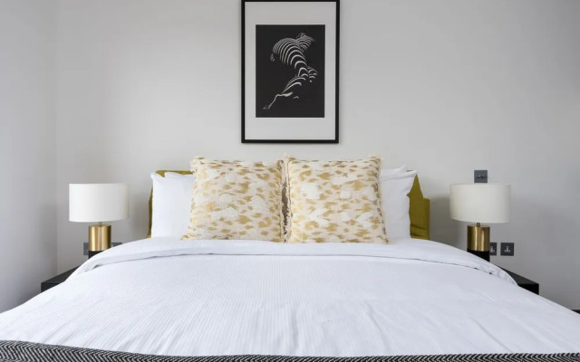 Bi-Level 2BR in King's Cross by Sonder