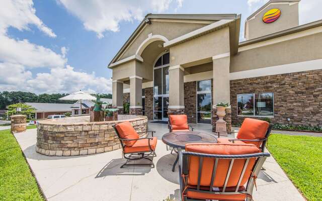 Comfort Inn & Suites Greenwood near University