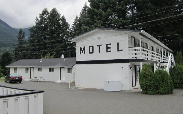 The Mighty Fraser Motel