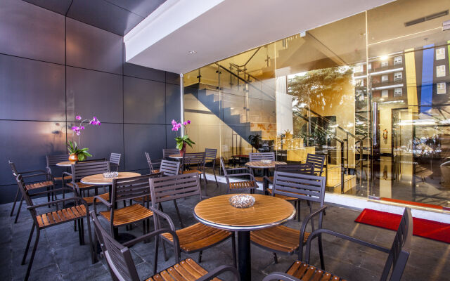 Hotel 88 Embong Malang by WH