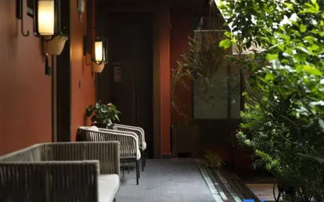 Yanxiu Mountain Residence