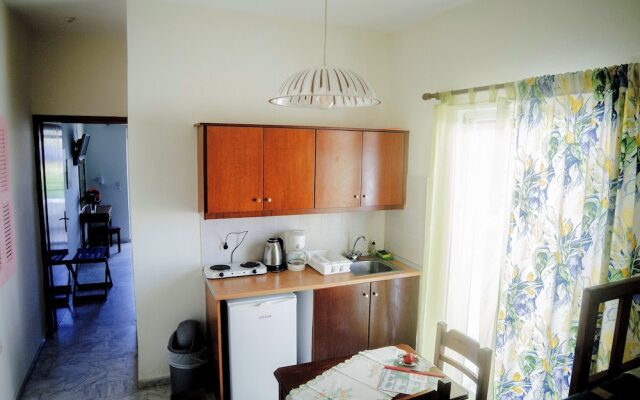 Yiannis Apartments