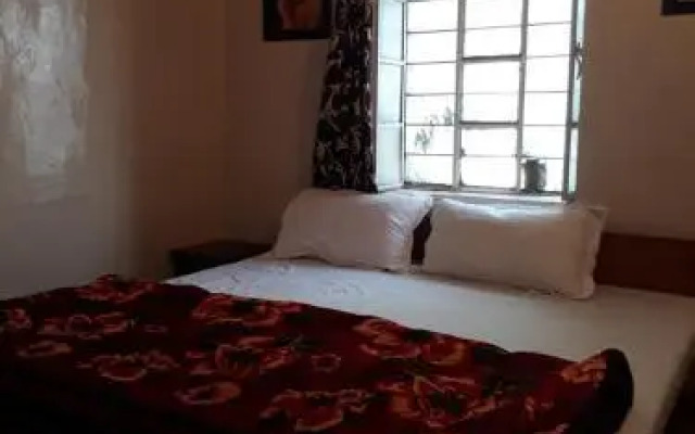 Hostel Arya Niwas