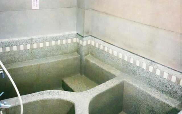 Hale Crane Volcanic Mud Hot Spring Hotel