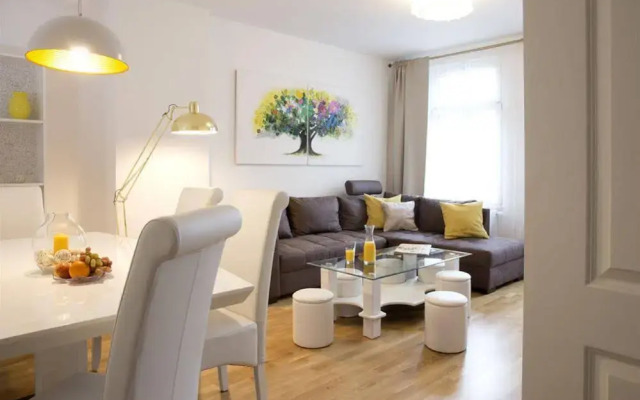 Leon Apartment