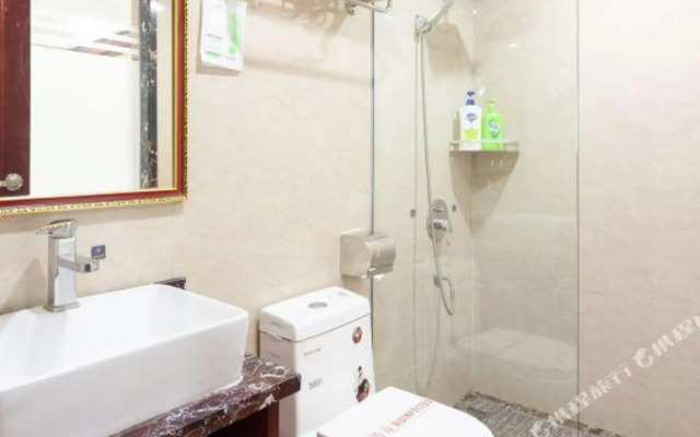 Yunhong Hotel (Guangzhou Railway Station Xicun Subway Station)