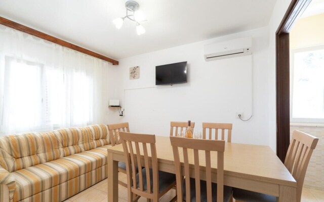 Beautiful Home in Prizba With Wifi and 3 Bedrooms