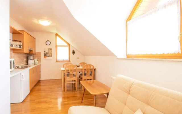Apartments Mira