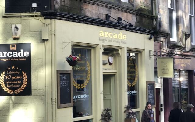 Edinburgh Old Town Apartment