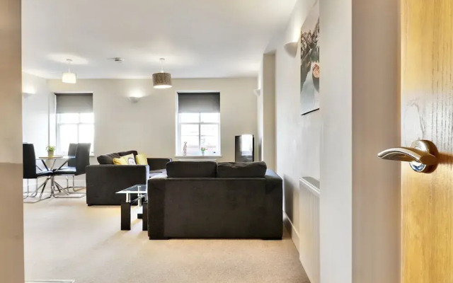 Sapphire Serviced Apartment
