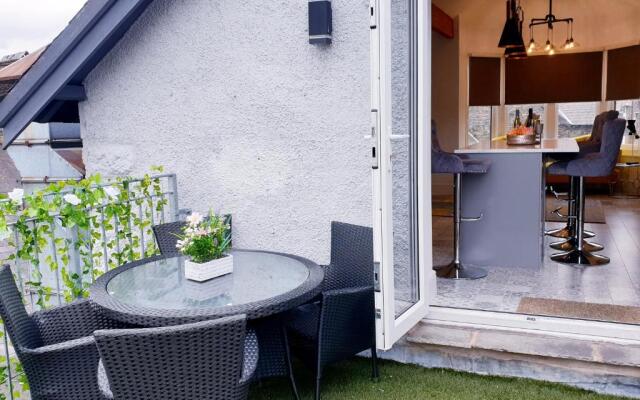 Central Windermere Luxury two bed Apartment Dog Friendly