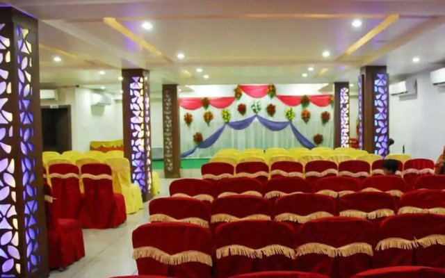 OYO 13494 Hotel Nakshatra Inn