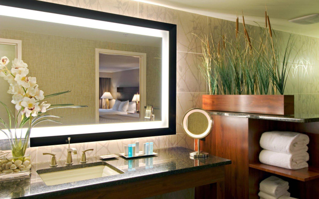 DoubleTree by Hilton Akron Fairlawn
