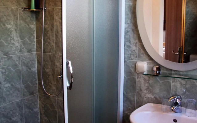 PLITVICE LAKES KONAK Daic