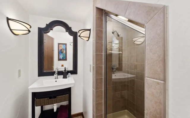 82 Lenawee Lane 5 Bedroom Home